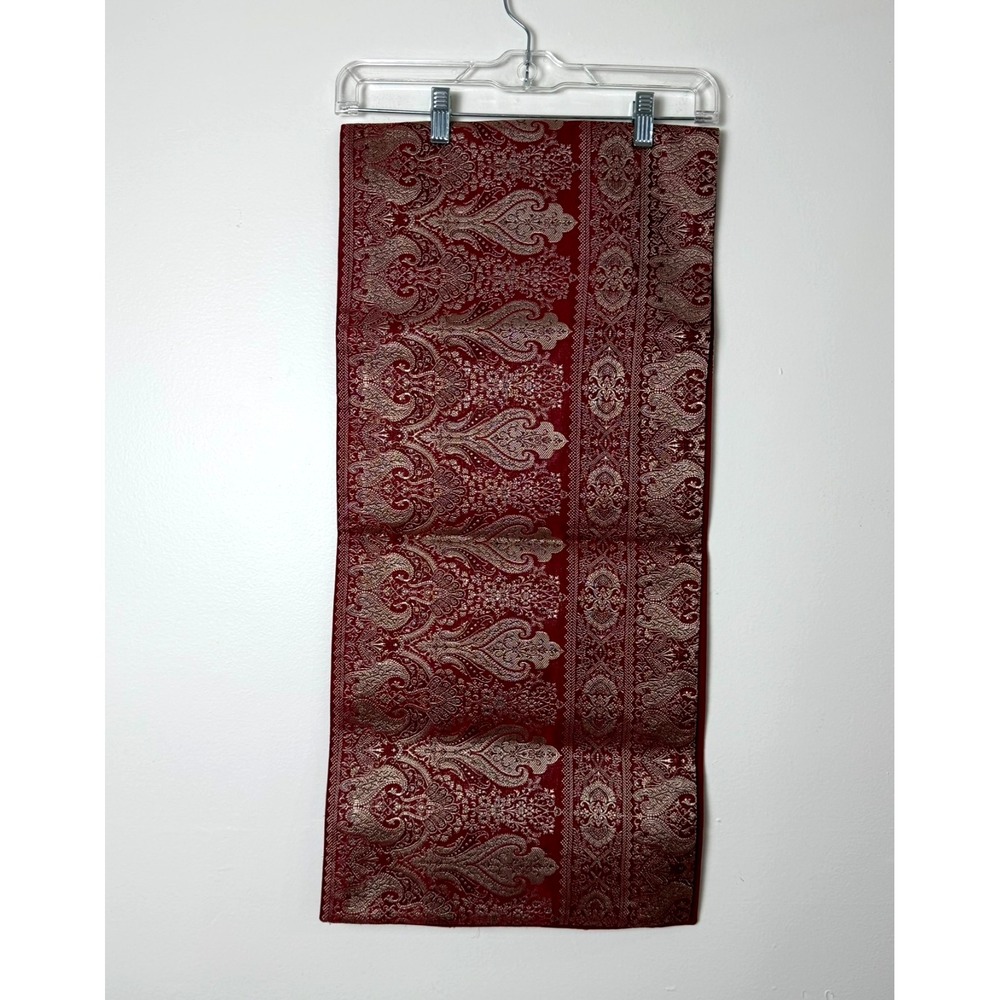 Crate and Barrel Red Gold Jacquard Table Runner Embroidered Decor 90" Excellent